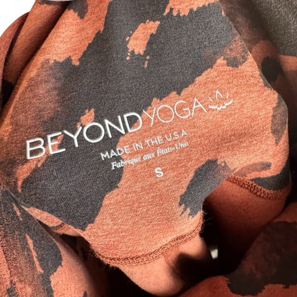 Beyond Yoga Brown and Black Patterned Leggings - Picture 4 of 5